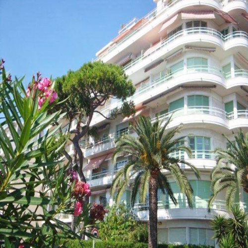 Cap De Nice Appartement 3 Pieces Vaste Terrasse Avec Splendide Vue Mer Lafage Transactions Century 21 Immobilier Beaulieu Sur Mer Villefranche Sur Mer Detail Location De Prestige